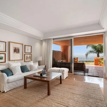 Exclusive 1 Line In With Panoramic Views Marbella