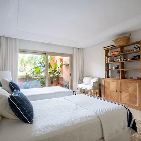 Exclusive 1 Line In With Panoramic Views Apartment Marbella