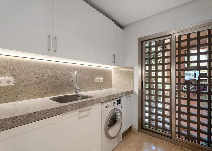 Exclusive 1 Line In With Panoramic Views Marbella