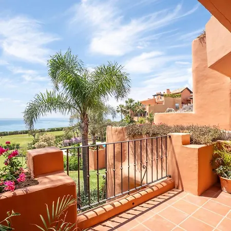 Front Line Beach Apt With Panoramic Views Rdr547