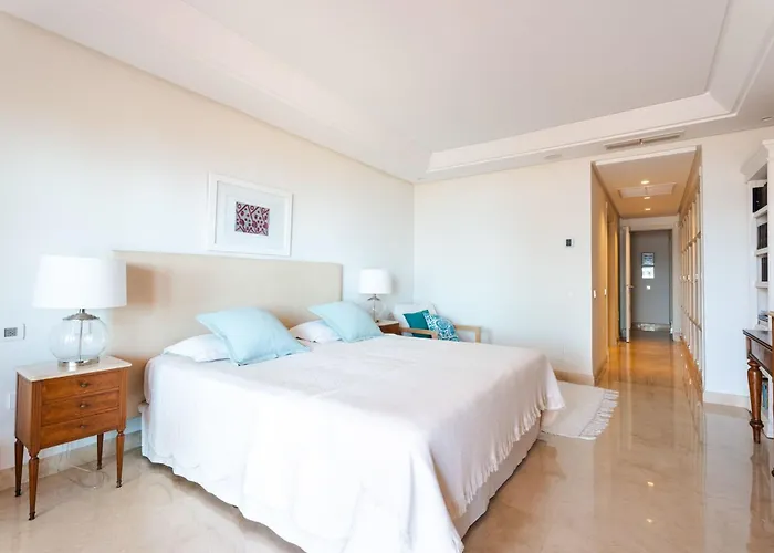 Front Line Beach Apt With Panoramic Views Rdr547